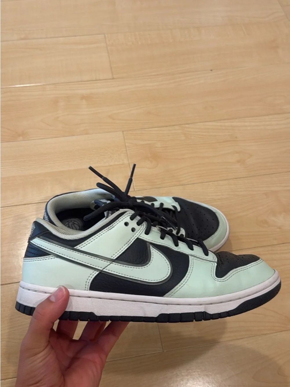 NIKE - M7, W8.5- Low-Top dunks Sneakers in Mint and dark gray
